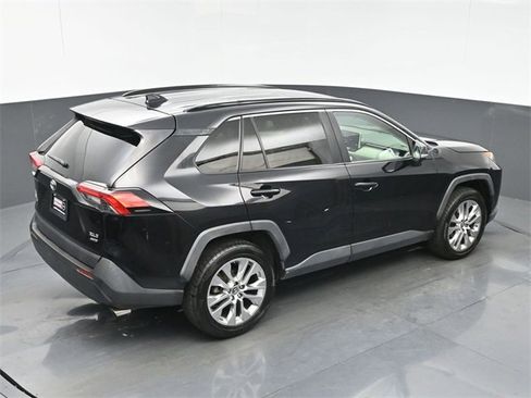Used 2019 Toyota RAV4 XLE Premium w/ Cold Weather Package image 34