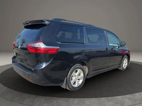 Used 2020 Toyota Sienna LE FWD image 5