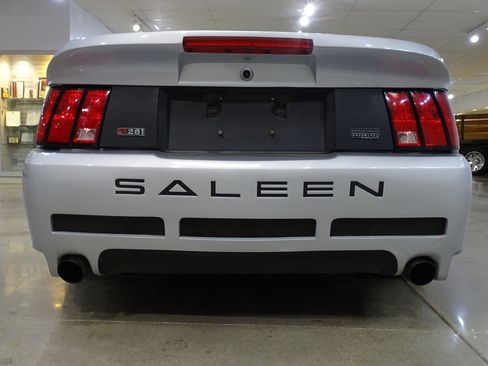 Used 2001 Ford Mustang GT RWD image 12