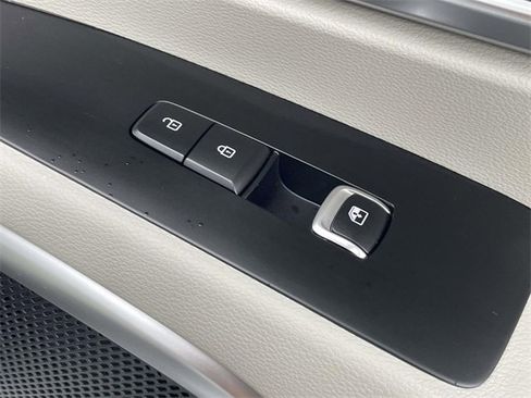 New 2025 Kia Telluride S image 19