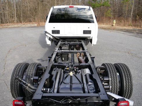 Used 2023 Ford F450 XLT w/ XLT Value Package image 8