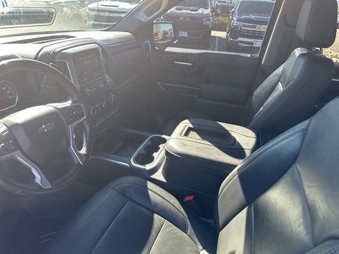 Used 2020 Chevrolet Silverado 1500 LT Trail Boss w/ Midnight Edition image 15