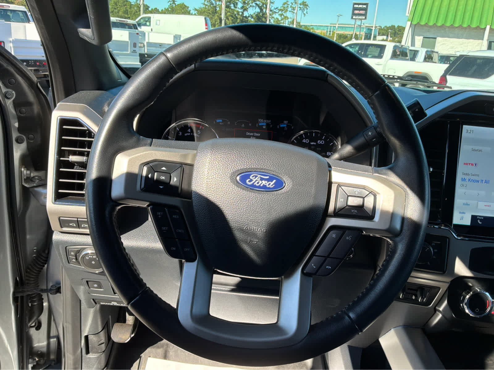 Used 2022 Ford F250 Lariat w/ Lariat Ultimate Package AWD/4WD image 14