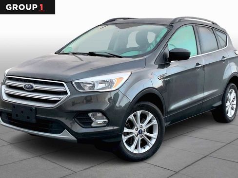 Used 2018 Ford Escape SE image 1