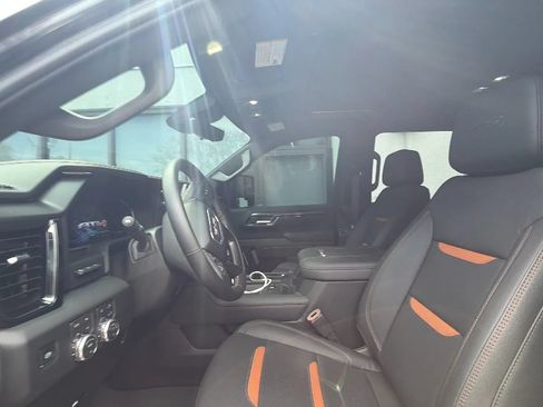 Used 2025 GMC Sierra 2500 AT4 w/ AT4 Premium Plus Package AWD/4WD image 5