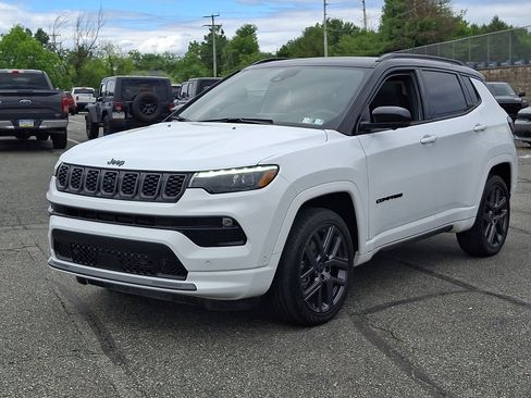 Used 2025 Jeep Compass Limited w/ Driver Assist Group I AWD/4WD image 3