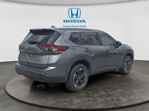 Used 2024 Nissan Rogue SV image 5