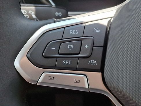 Certified 2023 Volkswagen Jetta SE FWD image 18