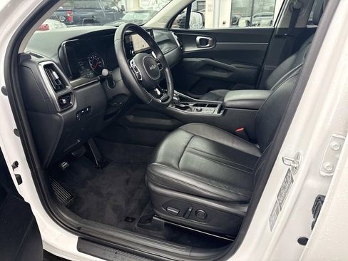 Used 2022 Kia Sorento S image 16