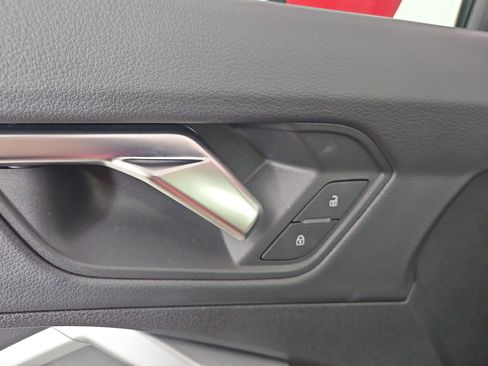 Certified 2025 Audi Q3 2.0T Premium Plus w/ Premium Plus Package image 23