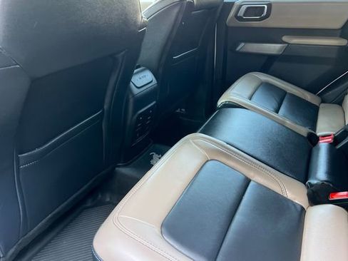 Used 2023 Ford Bronco Wildtrak image 11