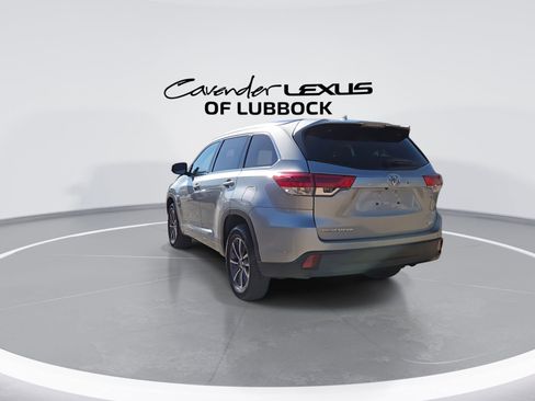 Used 2017 Toyota Highlander XLE FWD image 7