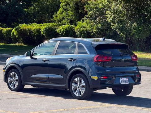 Used 2019 Kia Niro EX FWD image 3