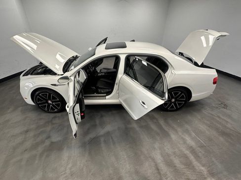 Used 2016 Bentley Flying Spur V8 image 48