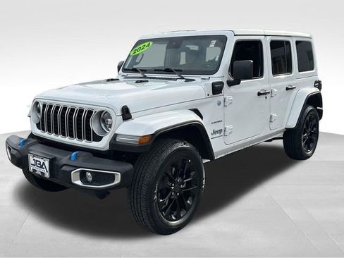 Used 2024 Jeep Wrangler Unlimited Sahara image 24