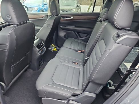 New 2025 Volkswagen Atlas SEL image 24