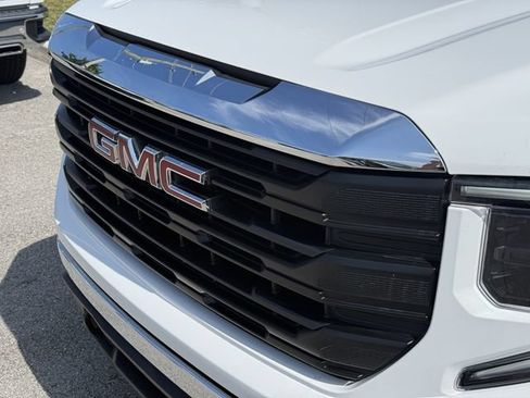 Used 2024 GMC Sierra 1500 Pro w/ Pro Value Package AWD/4WD image 7