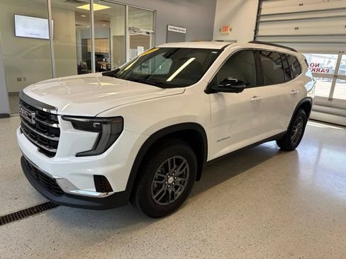 Used 2026 GMC Acadia Elevation w/ LPO, Floor Liner Package AWD/4WD image 4