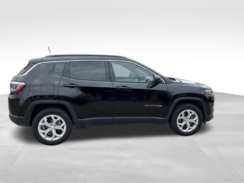 Used 2024 Jeep Compass Latitude AWD/4WD image 7