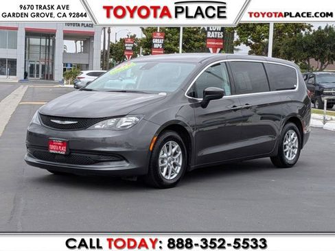 Used 2023 Chrysler Voyager LX FWD image 1