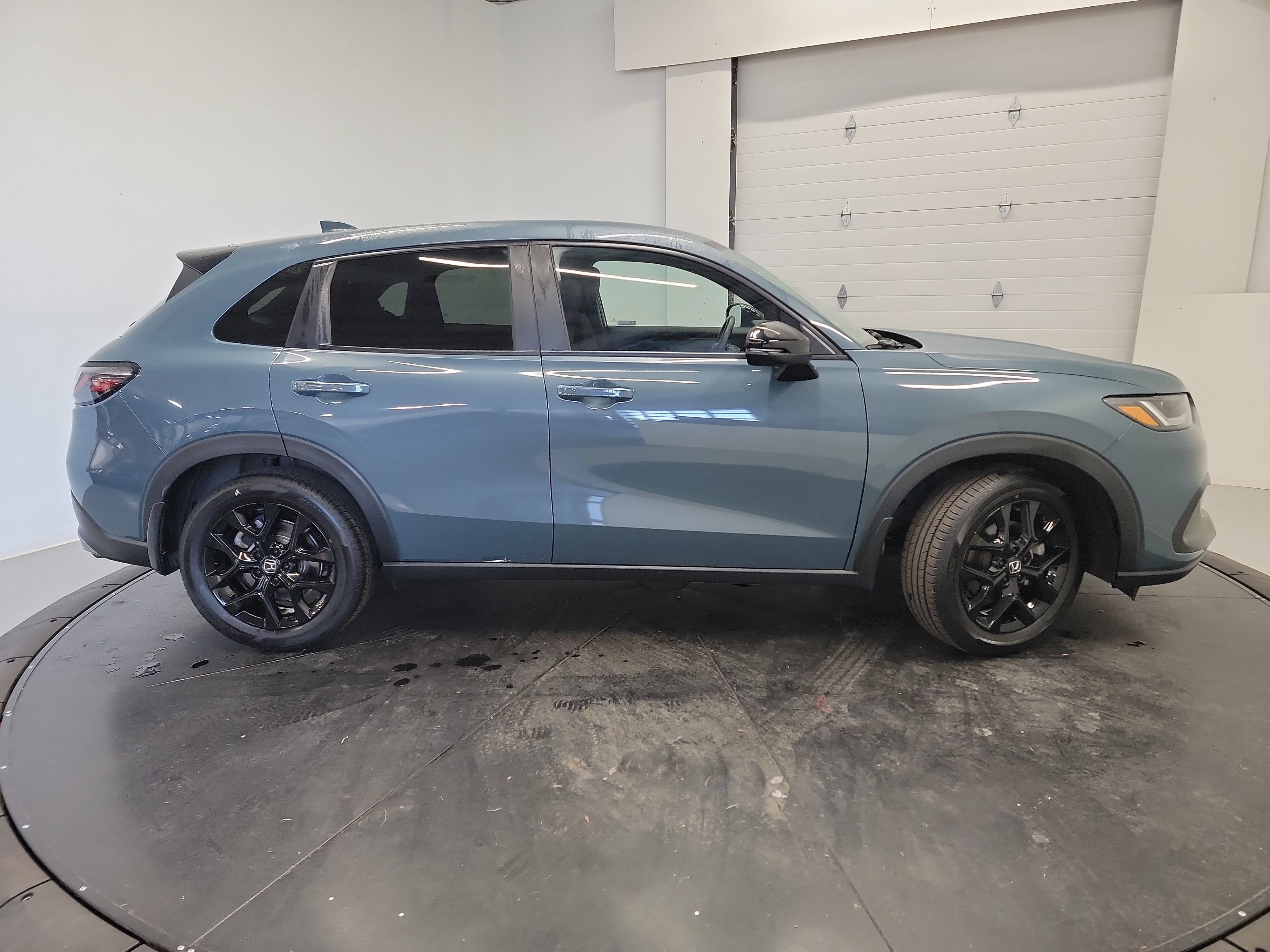 Used 2024 Honda HR-V Sport image 11