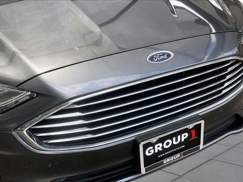 Used 2020 Ford Fusion SE FWD image 30