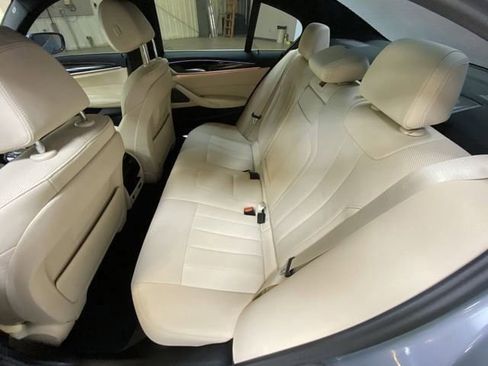 Used 2023 BMW 530e w/ Premium Package image 25