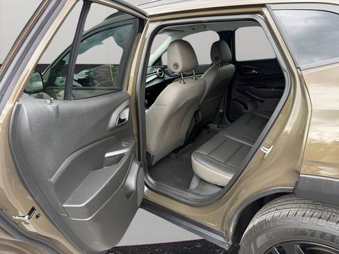 Used 2024 Chevrolet Trax ACTIV w/ Driver Confidence Package FWD image 30