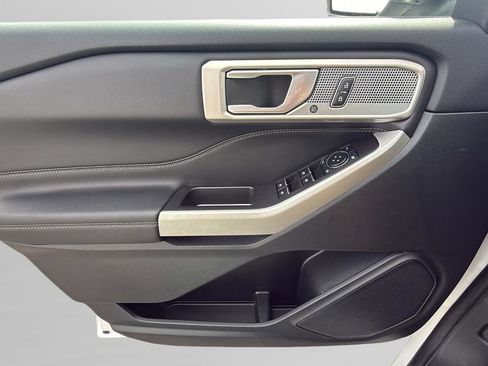 Used 2024 Ford Explorer XLT w/ Equipment Group 202A image 32