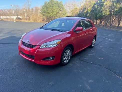Used 2012 Toyota Matrix S image 1