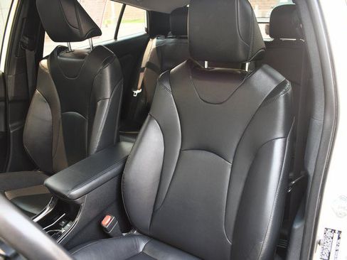 Certified 2022 Toyota Prius XLE w/ Premium Convenience Package FWD image 17