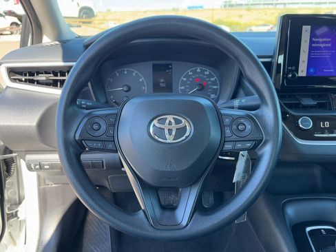 Used 2025 Toyota Corolla LE image 20