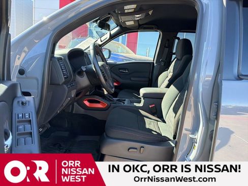 Used 2023 Nissan Frontier PRO-4X w/ Technology Package image 14