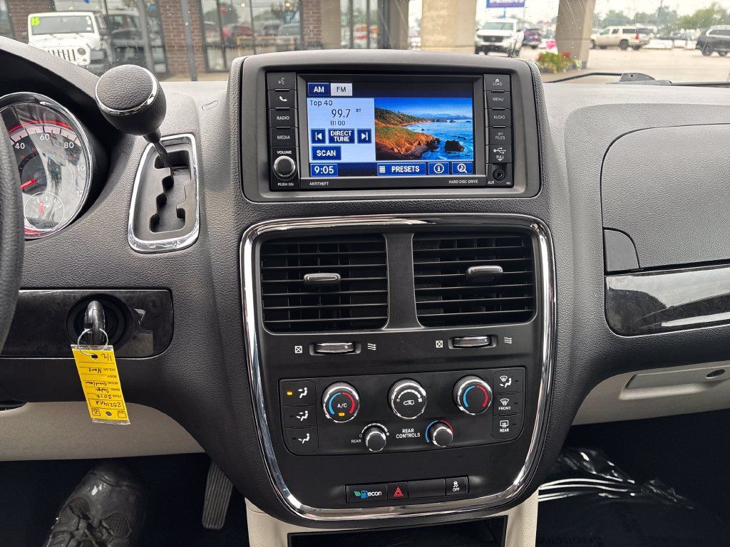 Used 2012 Dodge Grand Caravan SXT FWD image 24
