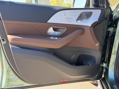 New 2026 Mercedes-Benz GLS 450 4MATIC image 16