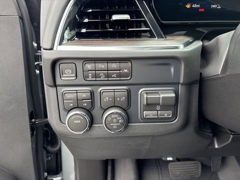 New 2026 Chevrolet Suburban LT w/ Comfort Package image 18