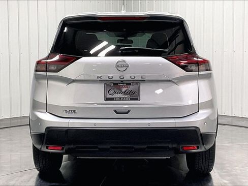 Used 2025 Nissan Rogue SV FWD image 4