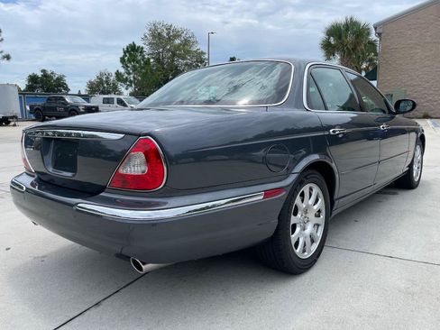 Used 2004 Jaguar XJ8 RWD image 8