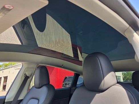 Used 2024 Tesla Model Y Long Range RWD image 19