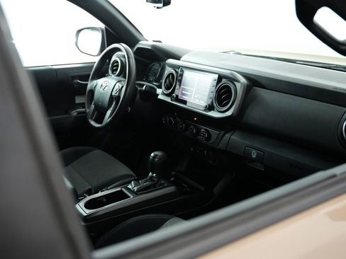 Used 2020 Toyota Tacoma TRD Off-Road image 49