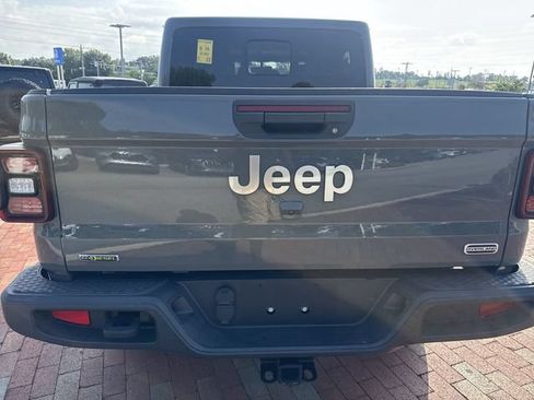 Used 2022 Jeep Gladiator Overland w/ Popular Equipment Package AWD/4WD image 9