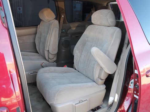 Used 1998 Toyota Sienna LE FWD image 22