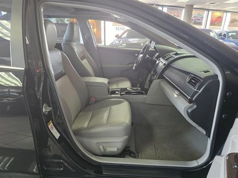 Used 2012 Toyota Camry XLE w/ Leather Pkg image 14