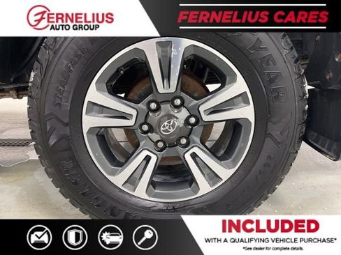 Used 2017 Toyota Tacoma TRD Sport image 49