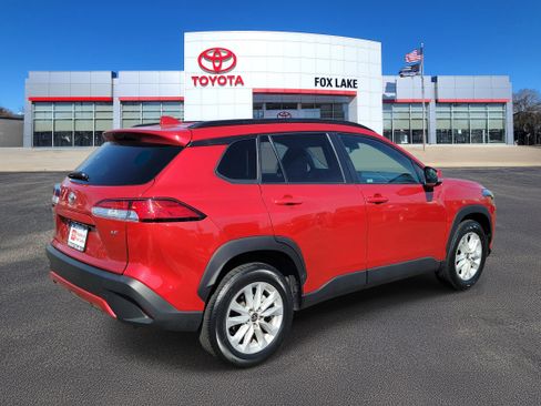 Used 2022 Toyota Corolla Cross LE image 4