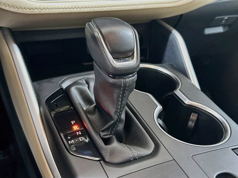 Used 2023 Toyota Highlander XLE FWD image 14