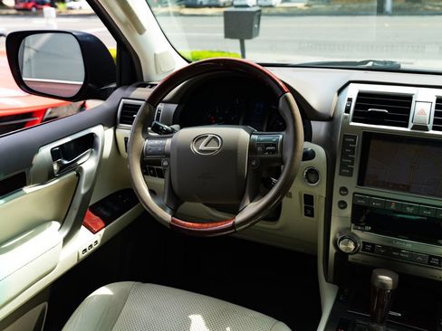 Used 2016 Lexus GX 460 Luxury AWD/4WD image 10