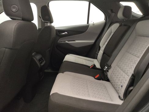 Used 2022 Chevrolet Equinox LS image 18