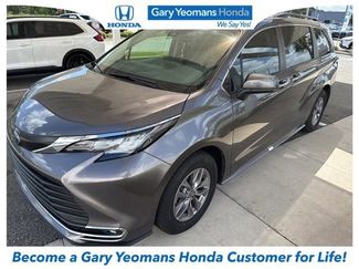 Used 2023 Toyota Sienna XLE video 1