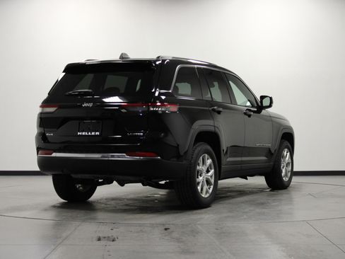 Used 2023 Jeep Grand Cherokee Limited AWD/4WD image 4